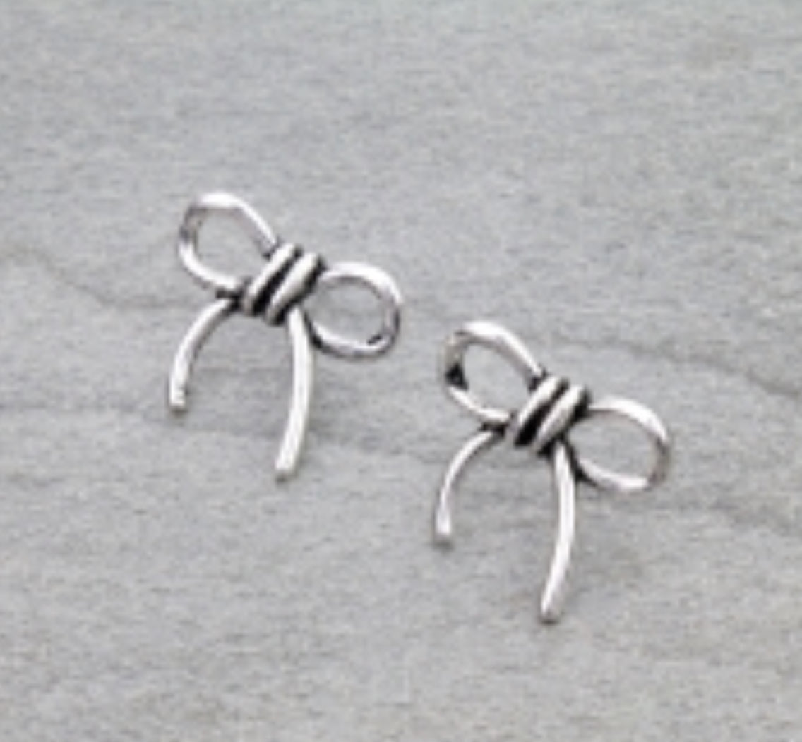 Western Wire Bow Stud Earrings