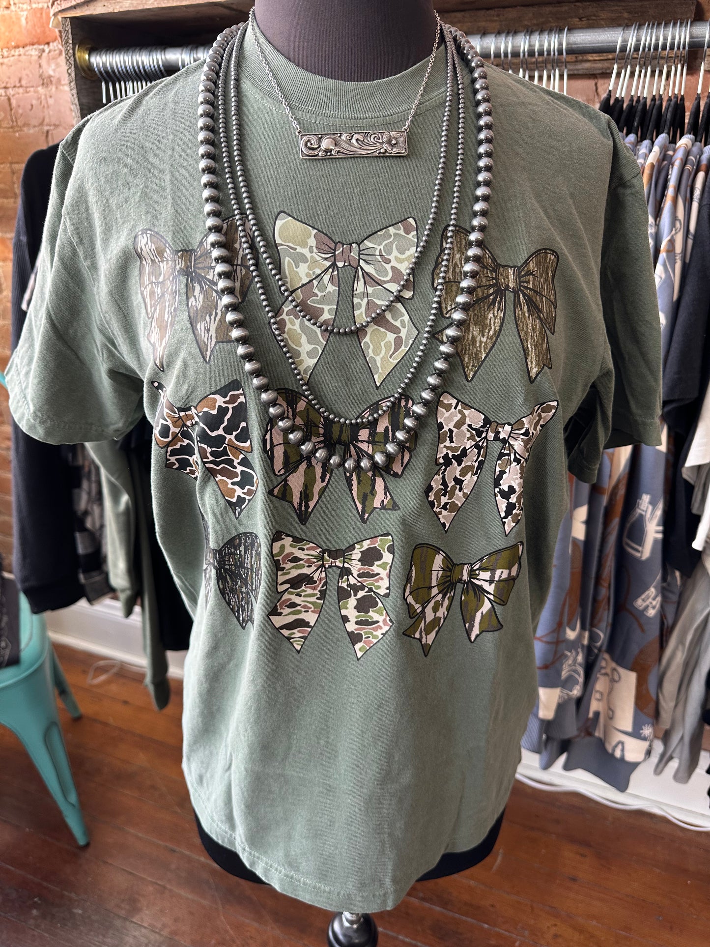 Coquette Hunting Bows Tee