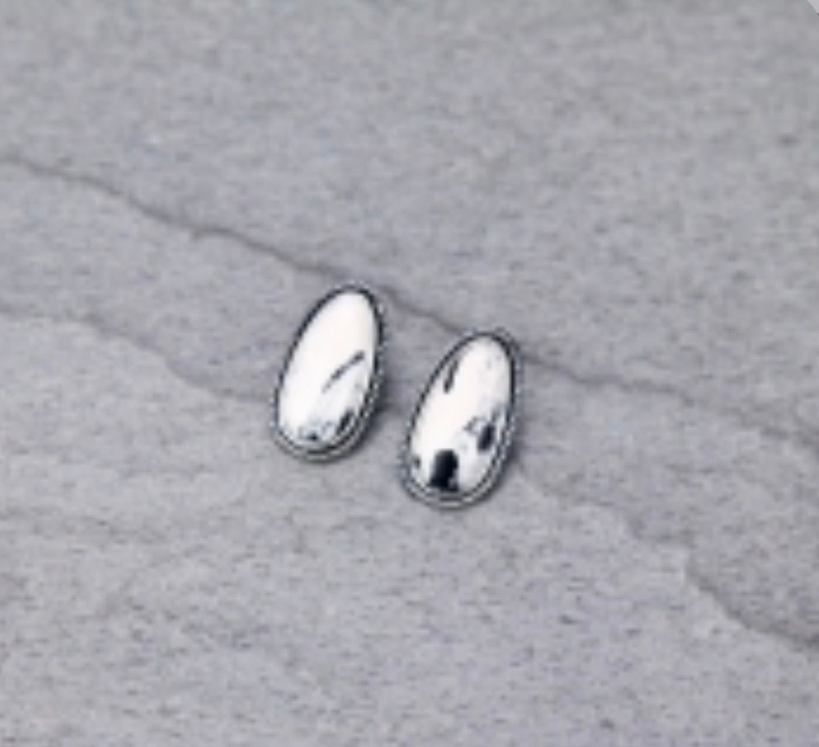 Western Geometric Stone Stud Earrings - Buffalo