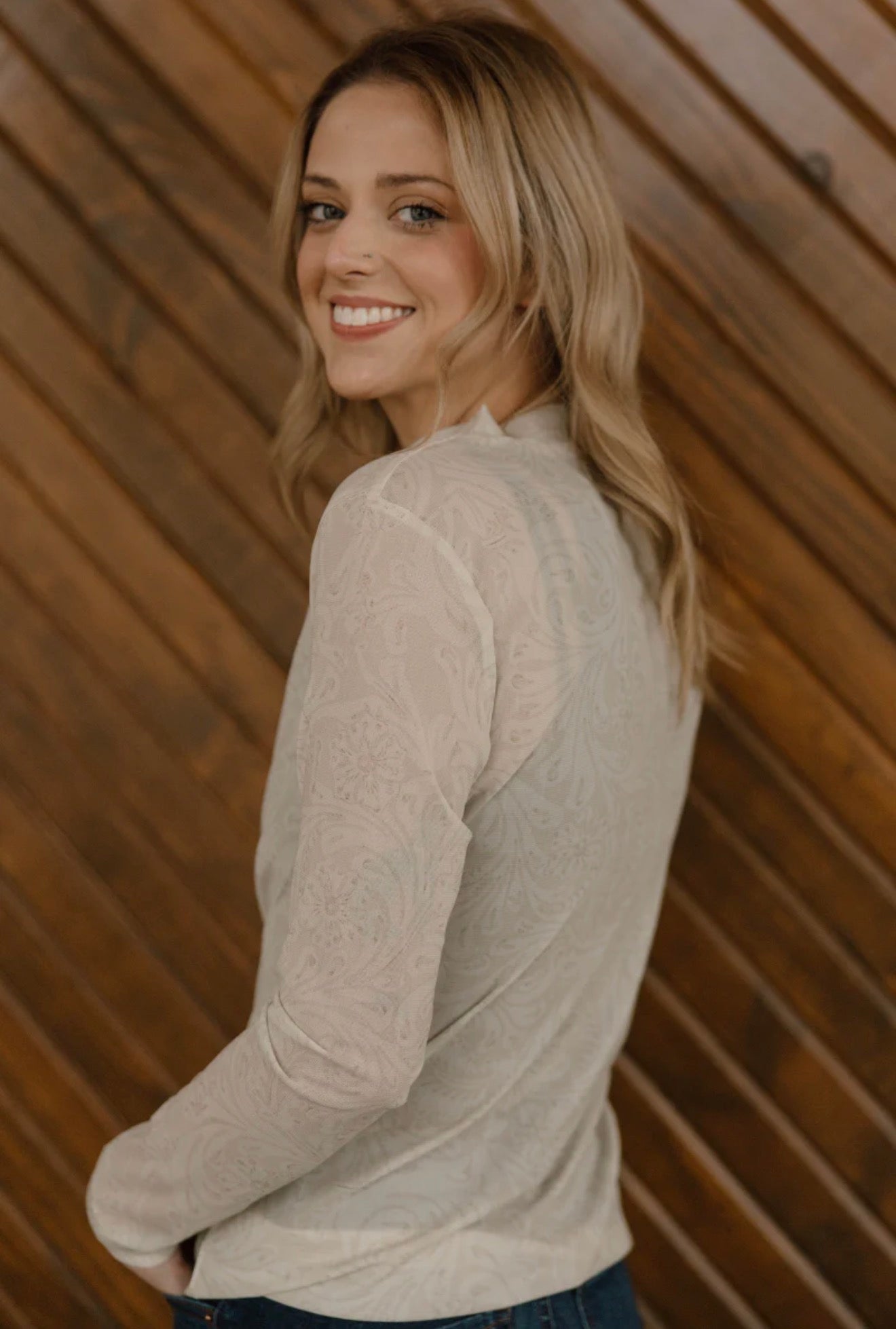 TOOLED IN IVORY MESH TOP