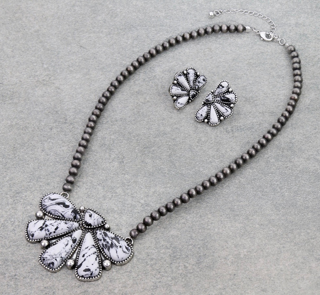 Western Hand Stone Necklace Set - Buffalo