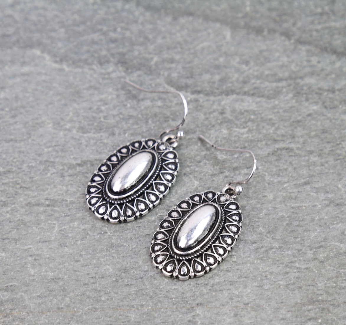 Western Concho Metal Dangle Earrings - Silver