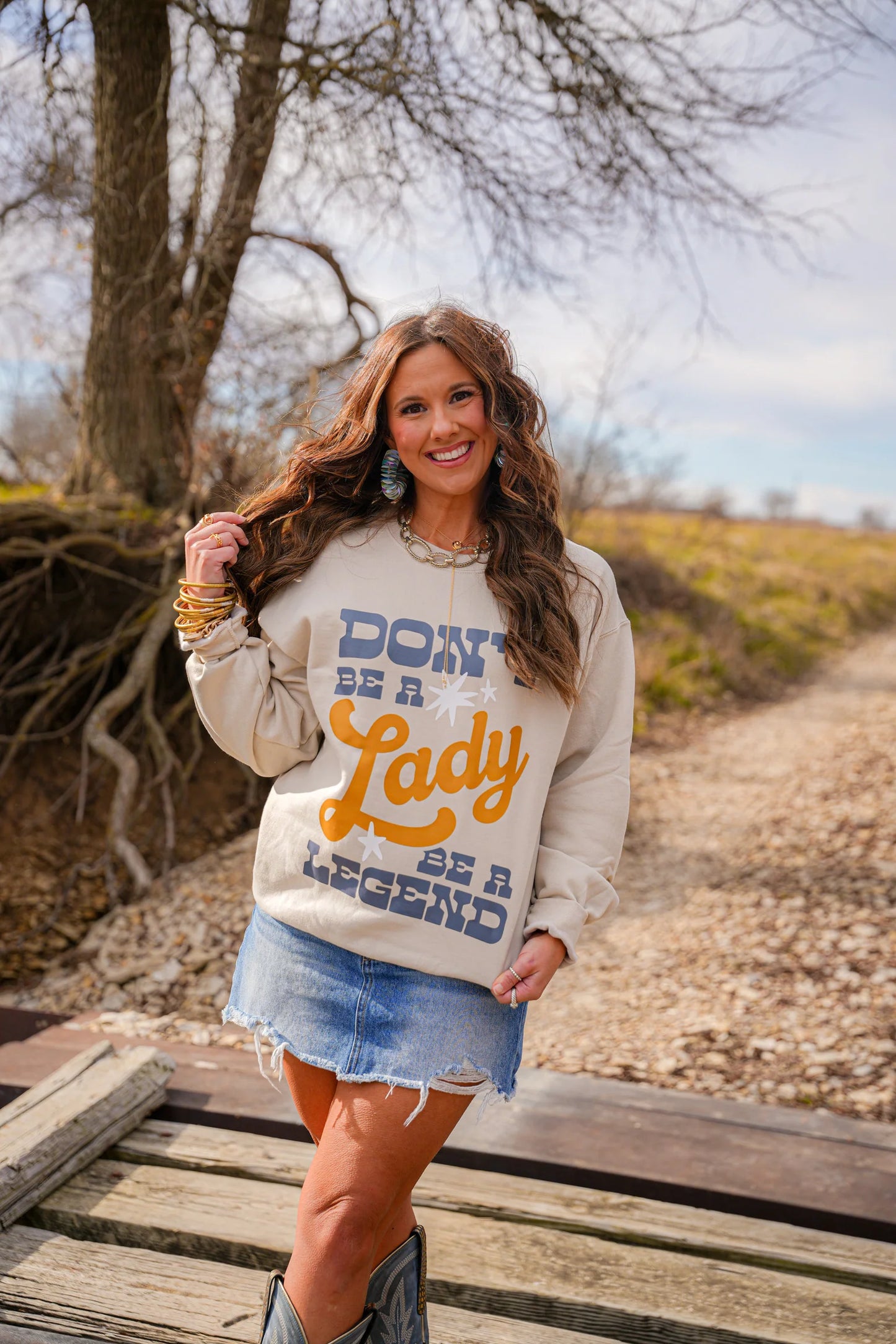 BE A LEGEND CREWNECK - SAND